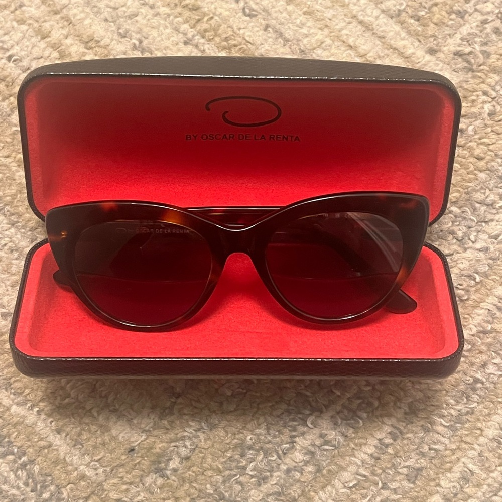 Oscar de la Renta Brown Sunglasses